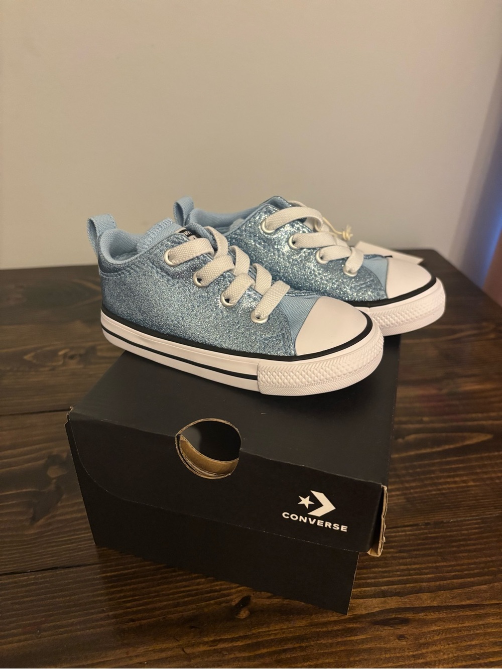 Converse Kids Glitter Low-Top Sneakers in Sparkling Blue